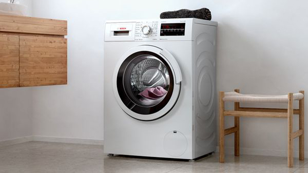 Le lave-linge front WAJ28067FF Bosch