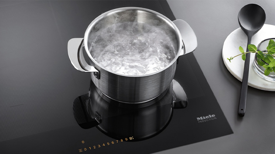 La table de cuisson à induction KM 7201 FR de MIELE