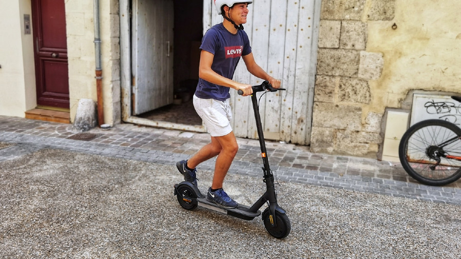 Trottinette Xiaomi Essential FR Mi Electric Scooter