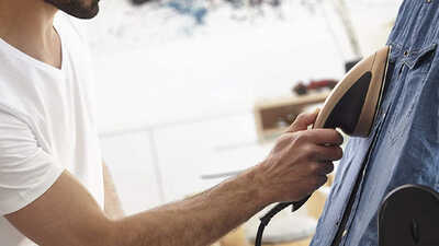 Le défroisseur vapeur avec planche IXEO+ QR1510D1 Rowenta Le défroisseur vapeur avec planche IXEO+ QR1510D1 Rowenta