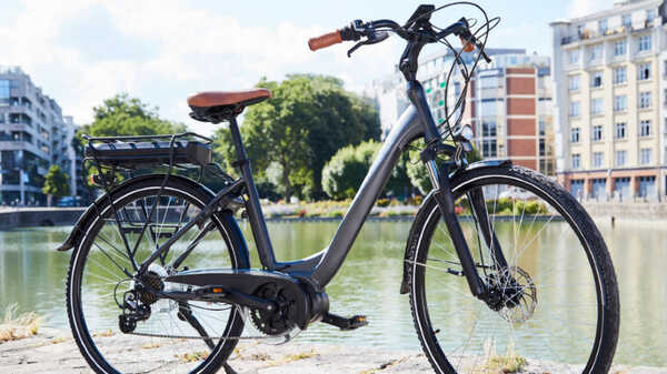Vélo électrique Essentielb Urban 400 Noir