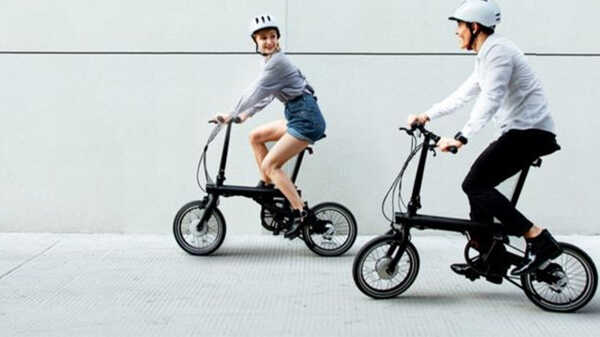 Le vélo électrique Xiaomi Mi Smart Electric Folding Bike FR noir