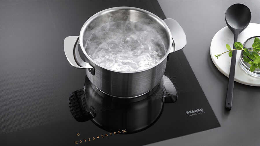 La table de cuisson à induction KM 7201 FR de MIELE