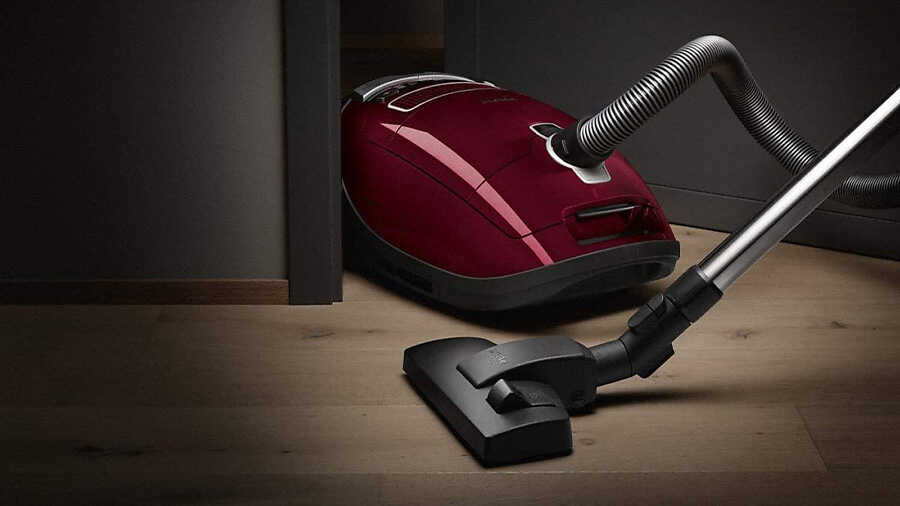 L'Aspirateur traîneau Complete C3 Score Red Power Line - SGDF3de Miele 