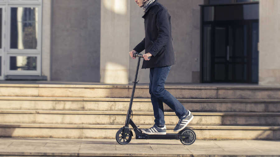 Trottinette électrique Revoe RS 350 W noire