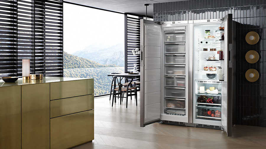 Le réfrigérateur/congélateur posable KWNS 28462 E ed/cs de Miele 